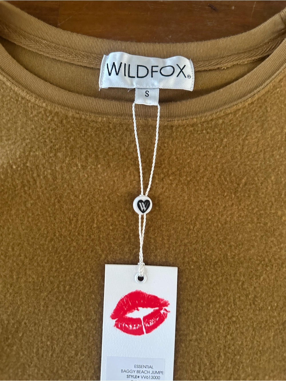 Wildfox Essential baggy beach jumper sweatshirt in cumin size Small NWT - Picture 4 of 9
